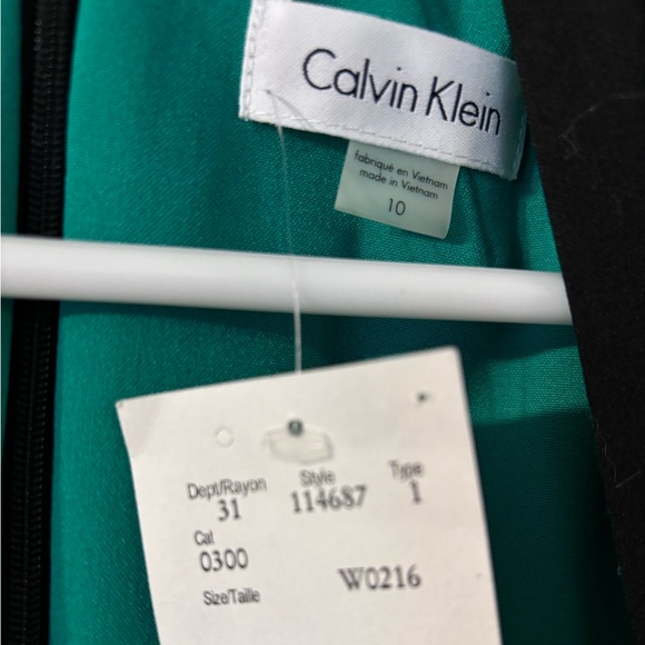 CALVIN KLEIN | Ruched V-neck pencil dress - Picture 2 of 2